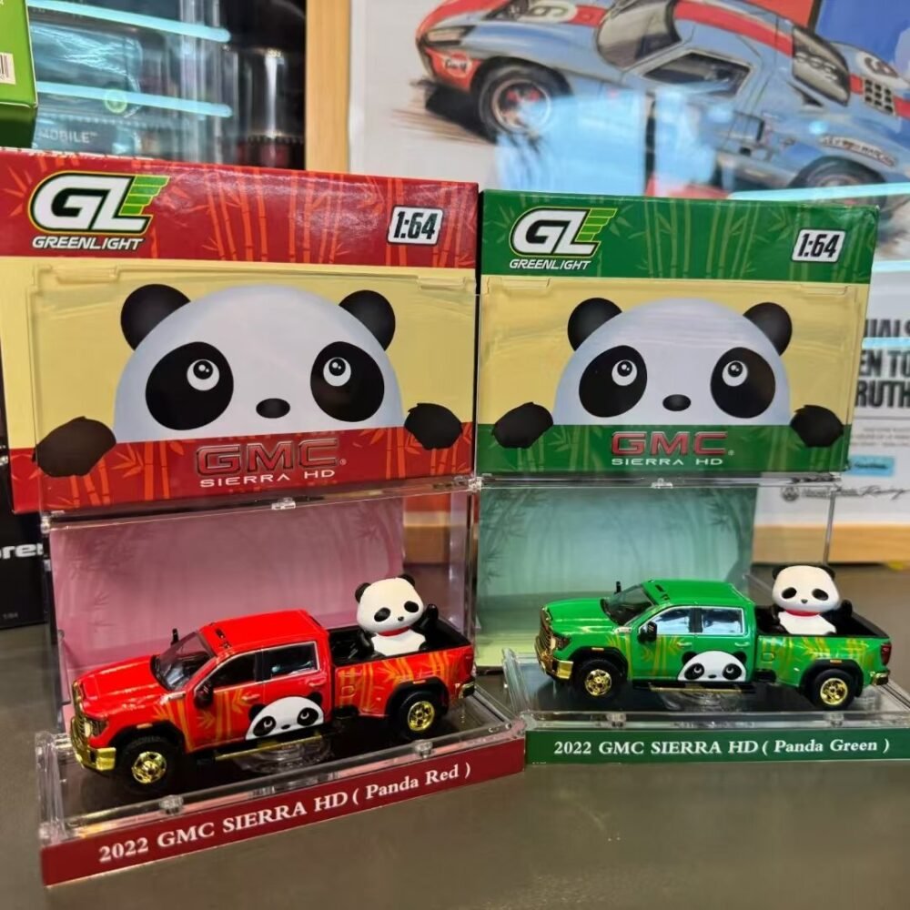 2025 BEIJING HEC 2022 GMC SIERRA HD( Panda Green/Red） - Image 2