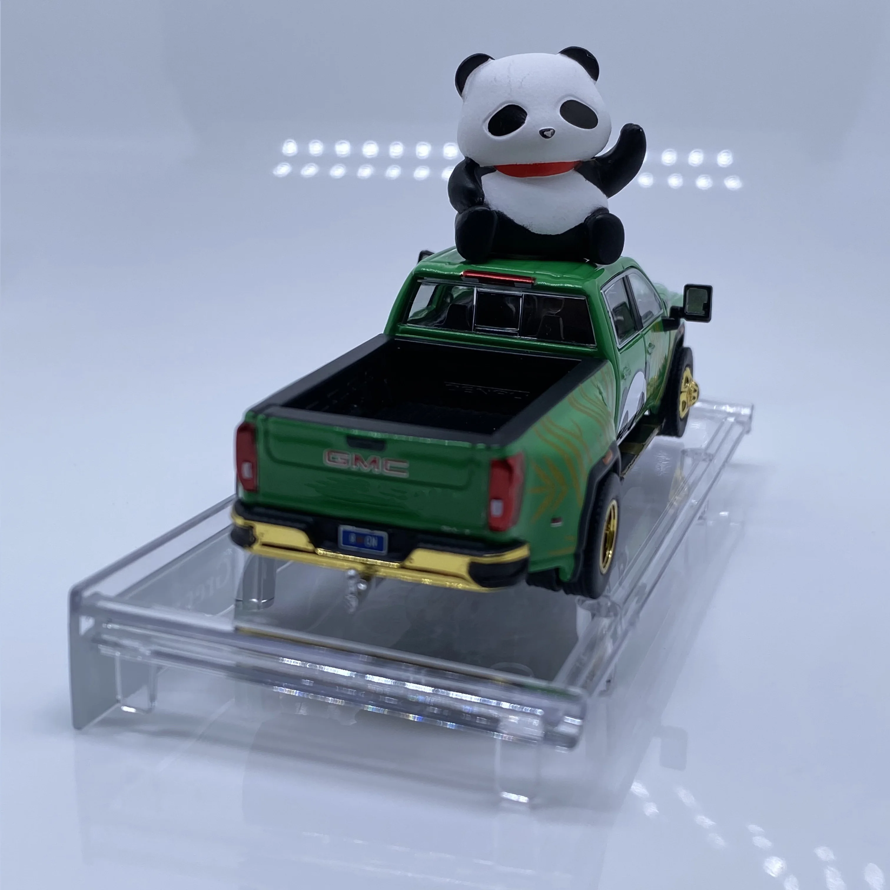 Greenlight 1/64 Hec Beijing Exhibition Limited Gmc Pickup Panda Limited Probability Of Hidden - Image 5