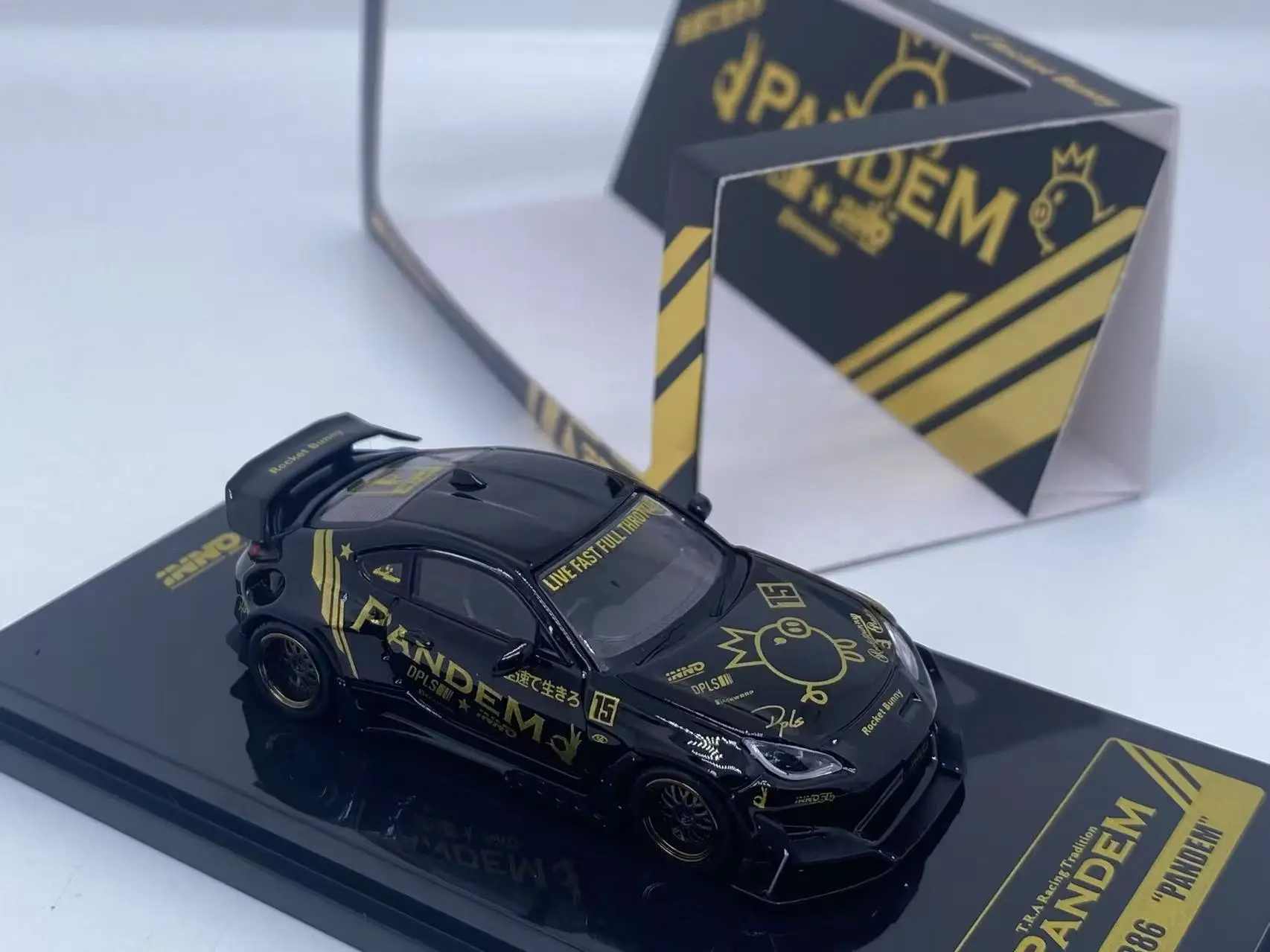 INNO 1:64 GR86 Pandem Rocket Bunny Modified Edition - Image 3