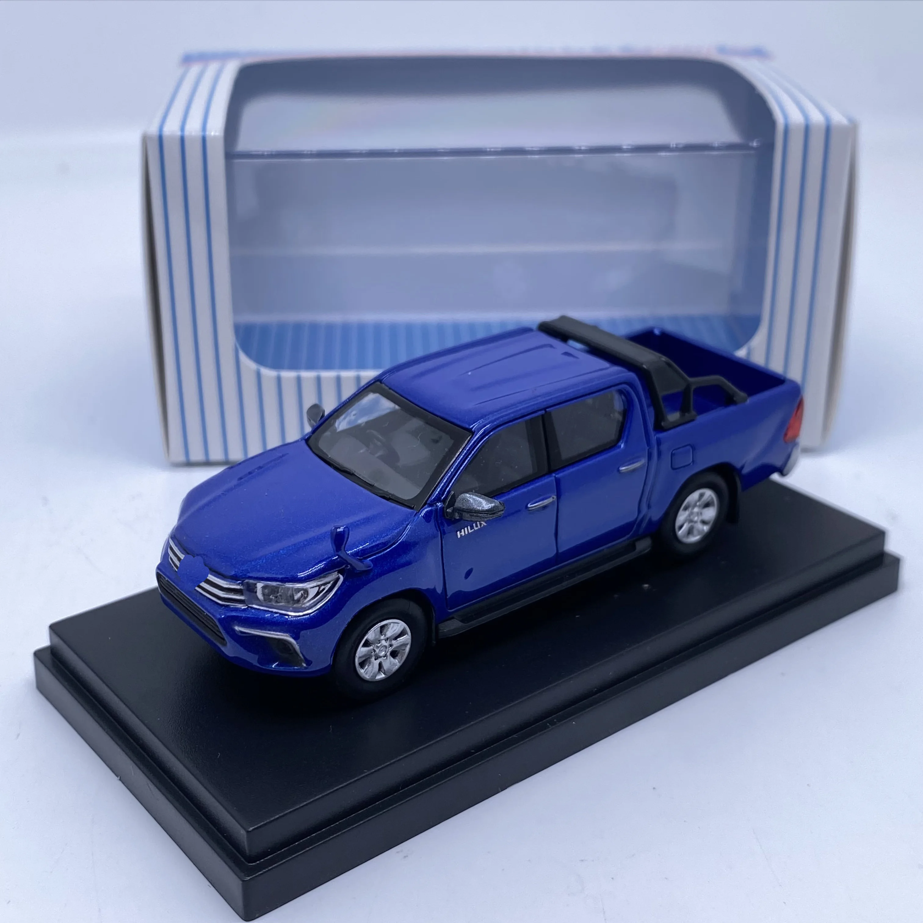 EBBRO 1:64 Toyota Hilux Collection and Display of Automobile Model of Pickup Truck Alloy Blue - Image 3