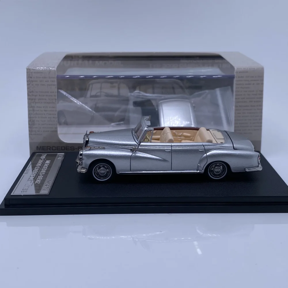Mortal 1:64 Mercedes 300D Convertible Retro Silver Diecast Car Model - Image 2