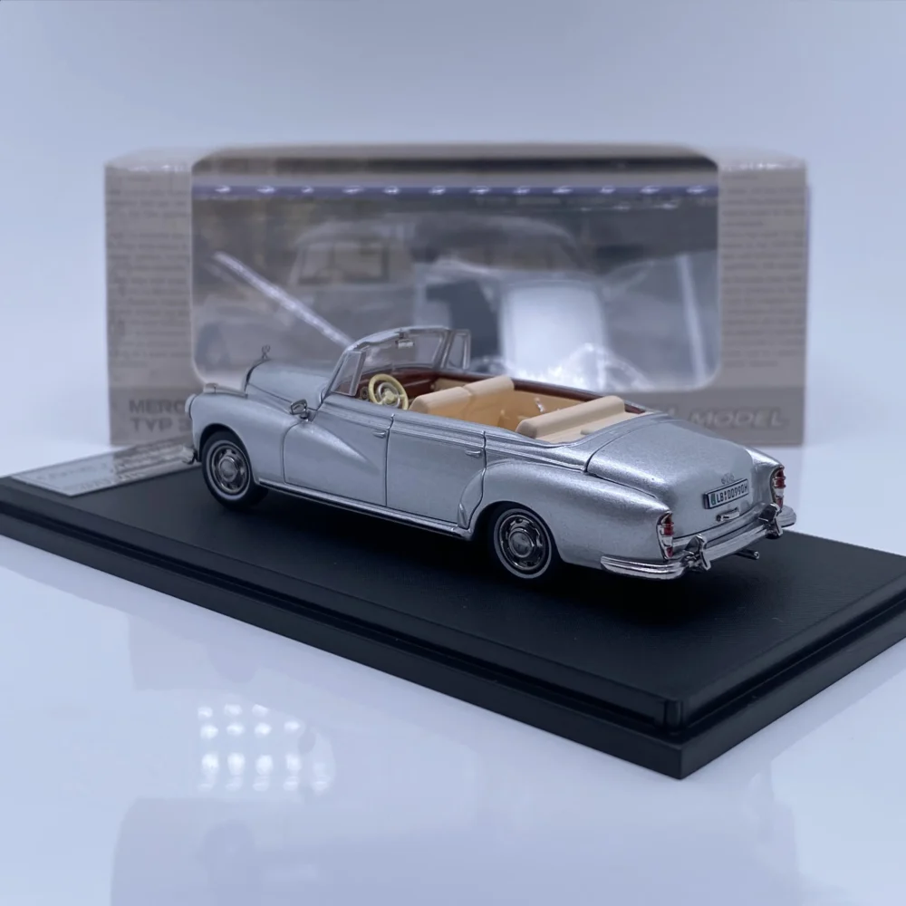 Mortal 1:64 Mercedes 300D Convertible Retro Silver Diecast Car Model - Image 4