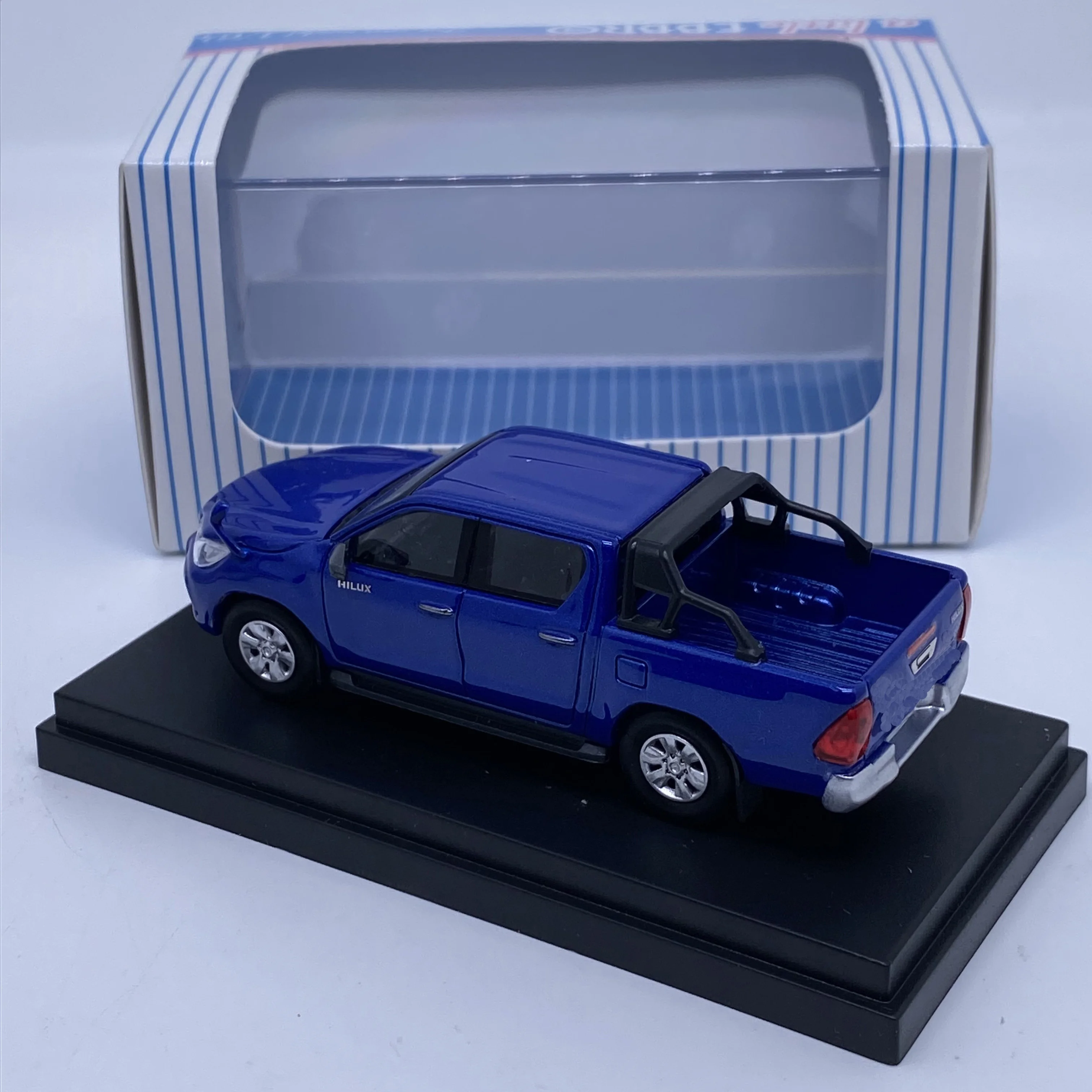 EBBRO 1:64 Toyota Hilux Collection and Display of Automobile Model of Pickup Truck Alloy Blue - Image 5