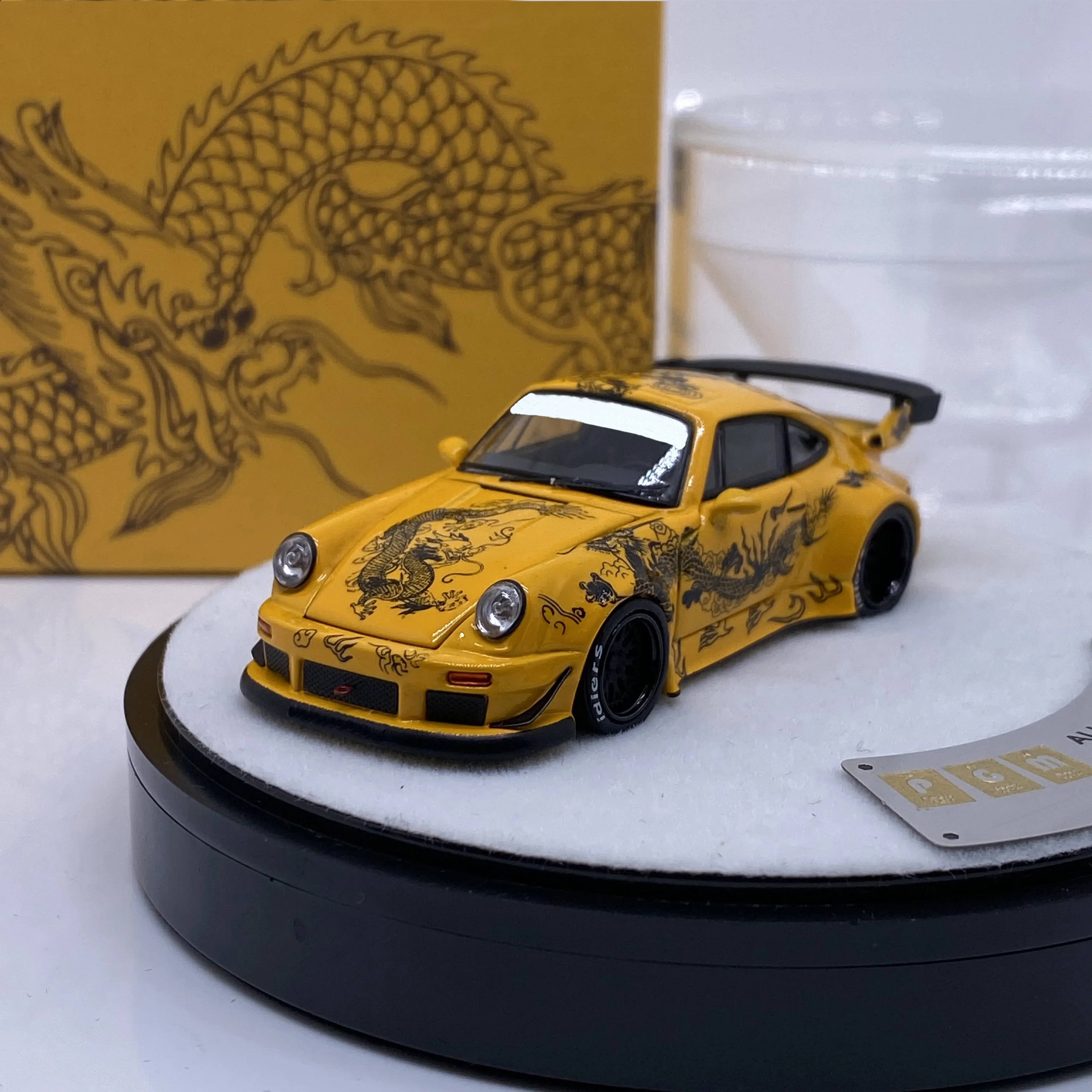 PGM 1:64 Rwb 993 Simulation Alloy Miniature Yellow Diecast Car Model Foshan Exhibiton